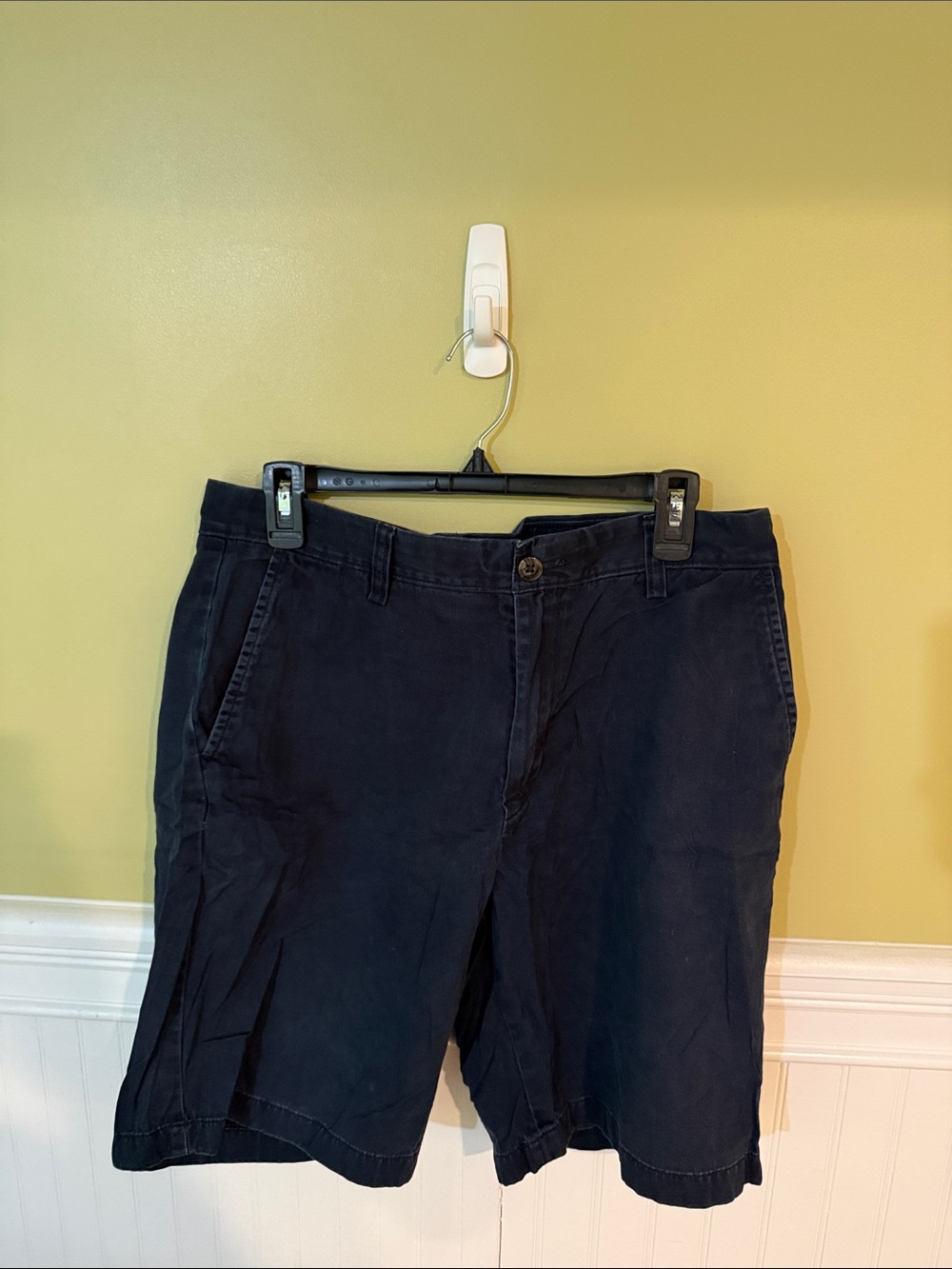 Nautica Men's Size 32W Navy Flat-Front Chino Shorts